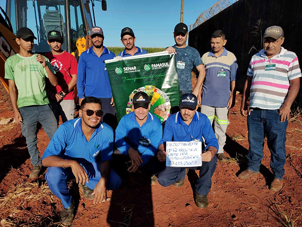 Saae de SÃ£o Gabriel do Oeste promove capacitaÃ§Ã£o de servidores em curso de retroescavadeira